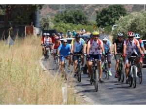 Bisikletçiler Gökçealan Üzüm Festivaline pedallıyor