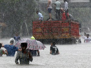 Hindistan'da sel faciası:1422 kişi öldü