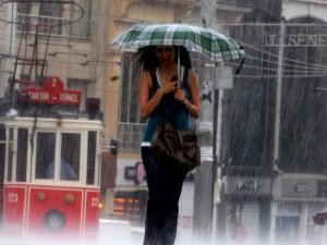 İstanbul Valiliği uyardı! Cuma günü şemsiyesiz dışarı çıkmayın