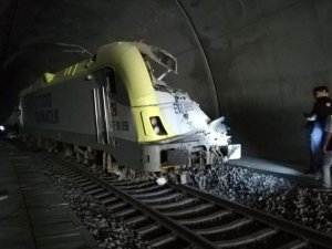 Bilecik'te tren kazası:2 makinist hayatını kaybetti