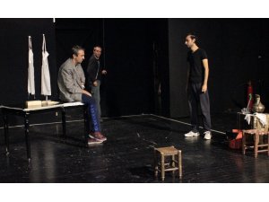 Tel Aviv’de yazılan oyunu Kosovalı yönetmen Ankara’da sahneleyecek