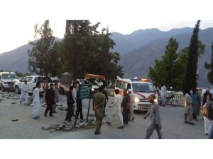 Pakistan’da yolcu otobüsü kaza yaptı: 26 ölü, 15 yaralı