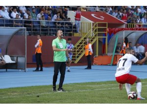 Zonguldak Kömürspor Teknik Direktörü Serkan Afacan: "Kupada ve ligde kazanmak için sahaya çıkacağız"