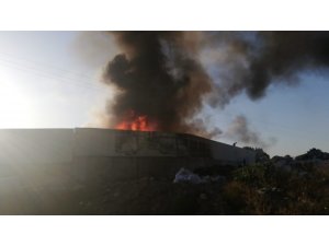 Bursa’da geri dönüşüm fabrikasındaki yangın kontrol altına alındı