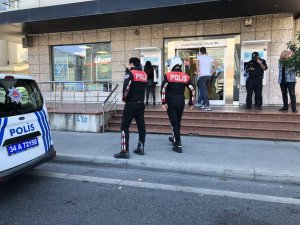 Avcılar'da silahlı banka soygunu... 'Çocuğum hasta' dedi, 30 bin lirayı alıp kaçtı