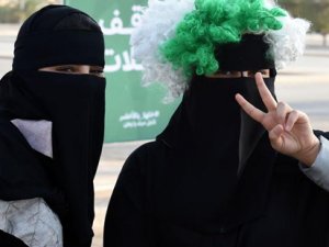 Suudi Arabistan'da bir ilk: Kadınlar asker olabilecek
