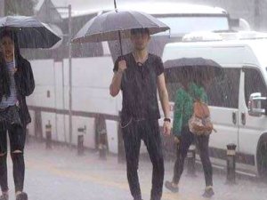 İstanbul'a kuvvetli yağış uyarısı: Meteoroloji saat verdi!