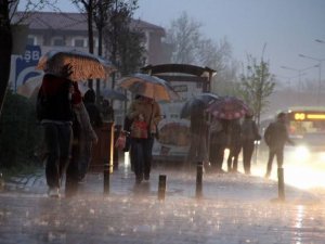 İstanbul'da yağmur çilesi... Trafik felç oldu