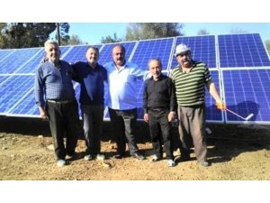 Elektrik faturası ağır gelince köye güneş paneli kurdu