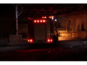Tosya’da fabrika yangını ucuz atlatıldı