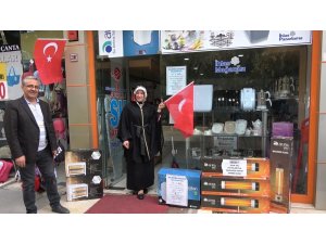 Barış Pınarı Harekatı’na Türk bayraklı destek