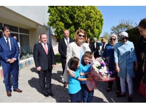 Milli Eğitim Bakanı Ziya Selçuk’un eşi Rana Selçuk Ayvalık’ta incelemelerde bulundu