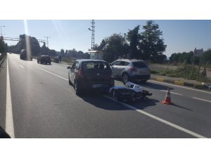 Motosiklet ile otomobil çarpıştı: 2 yaralı