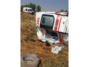 Kazadan dönen ambulans kaza yaptı