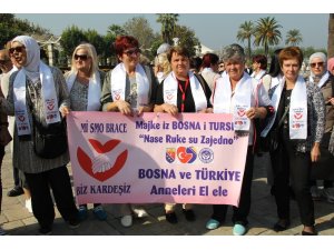 Srebrenitsa anneleri Diyarbakırlı annelere destek için Türkiye’de