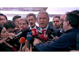Milli Savunma Bakanı Hulusi Akar: "YPG’lilerin DEAŞ’lıları kaçırdığını tespit ettik."