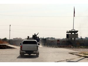 Ağır silahlı Suriye Milli Ordusu birlikleri takviye için Tel Abyad’a geçti