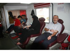 Türkler ve Suriyelilerden kan kardeşliği