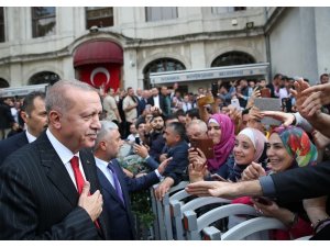 Cumhurbaşkanı Erdoğan, cuma namazını Dolmabahçe’de kıldı