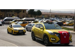 Taksicilerden Barış Pınarı Harekatı’na konvoylu destek