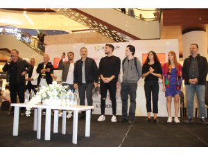 İzmir’de Cem Yılmaz’lı "Karakomik Filmler" galası