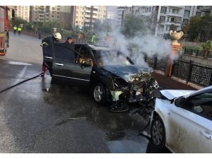 Van Büyükşehir itfaiye ekipleri araç yangınlarına müdahale etti