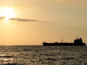 Rusya'da akaryakıt gemisinde patlama: 3 ölü