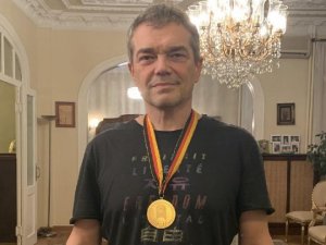 Naim Süleymanoğlu’nun kayıp madalyası Twitter’da bulundu!