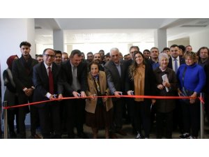 Fen-Edebiyat Fakültesi konferans salonuna Nevşehirli Prof. Dr. Zeynep Korkmaz’ın ismi verildi