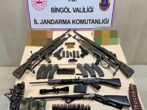 Bingöl’de iki eve operasyon: çeşitli silahlar ele geçirildi