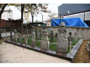 İnegöl Belediyesi’nin kurucu başkanına anıt mezar yapıldı