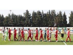 Galatasaray, hazırlık maçında Ümraniyespor’u 4-0 mağlup etti