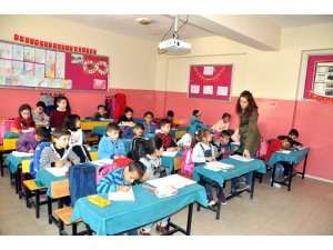 Sınır hattındaki öğrencilere telafi eğitimi veriliyor
