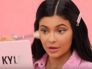 Kylie Jenner Kylie Cosmetics şirketinin yüzde 51’ini sattı