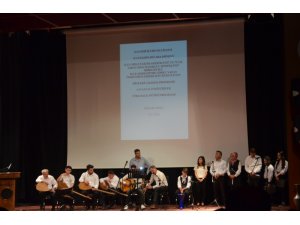 Öğretmenler Türk Halk Müziği Konseri İle Stres Attı