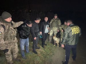 Ukrayna sınırlarında 2’si Türk 5 kişi yakalandı