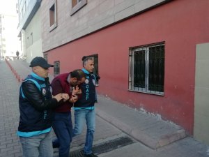 Maske takarak girdikleri bağ evinden 10 bin lira gasp eden 4 kişi yakalandı