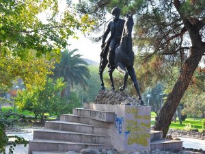 Fatih Sultan Mehmet’in heykeline büyük ayıp