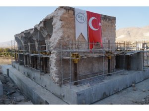 610 yıllık Er-Rızk Camii taşınmaya hazır