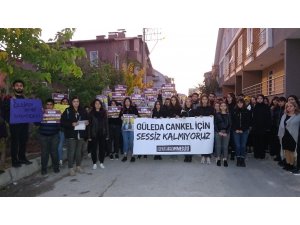 Katledilen üniversiteli Güleda’nın apartı önünde eylem