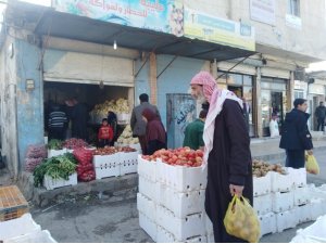 Tel Abyad sokaklarında tezgahlar kuruluyor