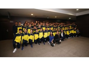 Fenerbahçeli sporcular, Sporda Şiddetsiz İletişim Eğitim Semineri’ne katıldı