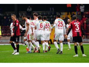 Ziraat Türkiye Kupası: Fatih Karagümrük: 0 - Göztepe: 1 (İlk yarı)