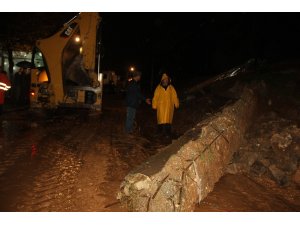 Şanlıurfa’da yağış nedeniyle okul duvarı çöktü