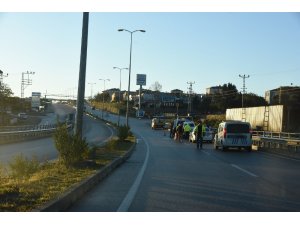 Sinop’ta otomobil refüje çarptı: 1 yaralı