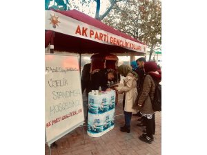 AK Partili gençlerden Dünya Türk Kahvesi Günü’nde 40 yıllık ikram