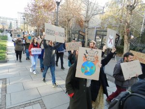 Kosova’da iklim değişikliği protestosu