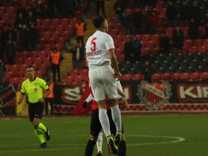 TFF 1. Lig: Eskişehirspor: 3 - C. G. Ümraniyespor: 1