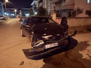 Sakarya’da trafik kazası: 1’i çocuk 3 yaralı