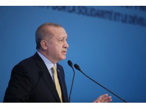Cumhurbaşkanı Recep Tayyip Erdoğan: "Arnavutluk’taki deprem sonrası sivil toplum kuruluşlarımız ülkeye giderek çalışmalara başladı. 500 konut yapmak için de talimat verdim. Uygun yerler tespit edilecek. Bu destekler Arn